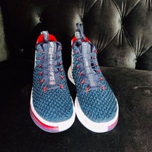 MEN'S NIKE ALPHADUNK BASKETBALL SHOE